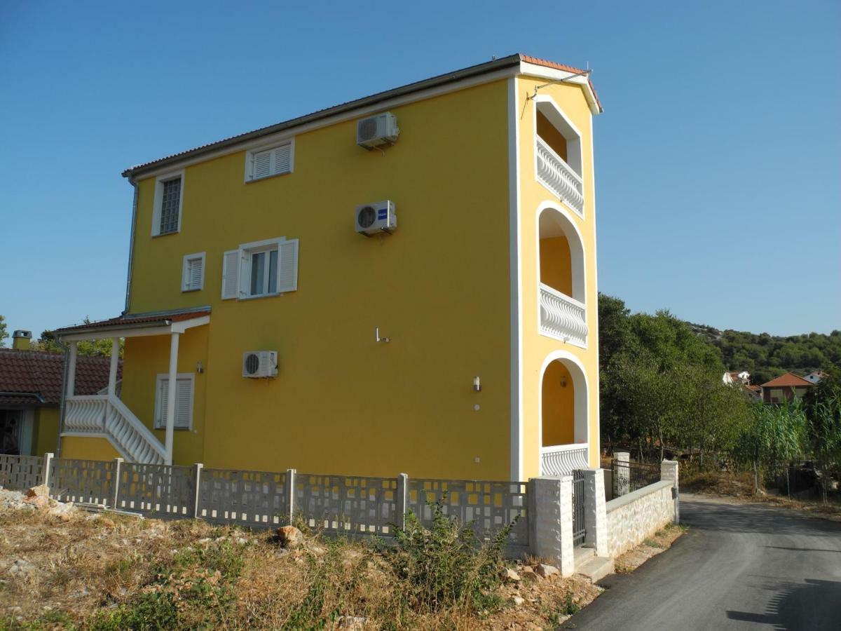 Villa Ines Йезера Екстериор снимка